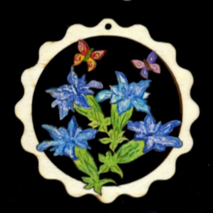 Ozdoba dřevěná květina s motýli v kruhu modrá 9cm Amadea